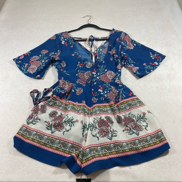 Trixxi Romper Shorts Floral V Neck Tie Belt Short sleeve Woman’s Medium Romper - Picture 2 of 9